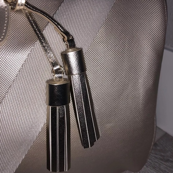 NWT MICHAEL Kors Weekend Travel Duffle Bag Gold - Picture 3 of 8